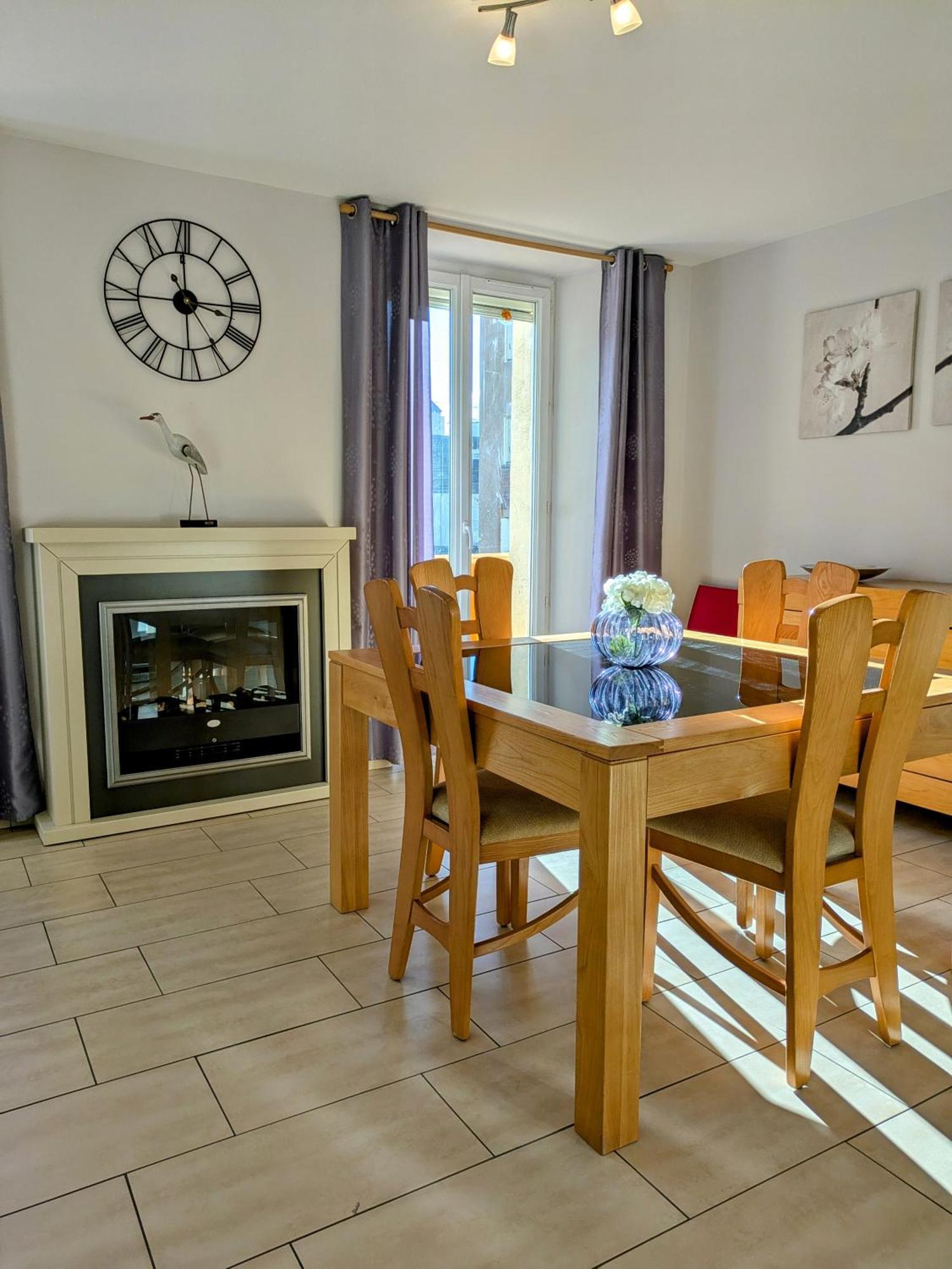 Apartment 6 Pers, Centre-ville- T3, 90m2